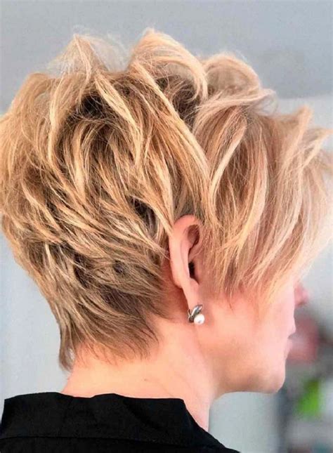 coupe boule degradee|Coupe boule dégradée femme 50 ans : un look plus jeune avec。